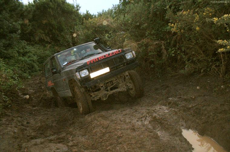 Nissan Patrol en el barro 4x4